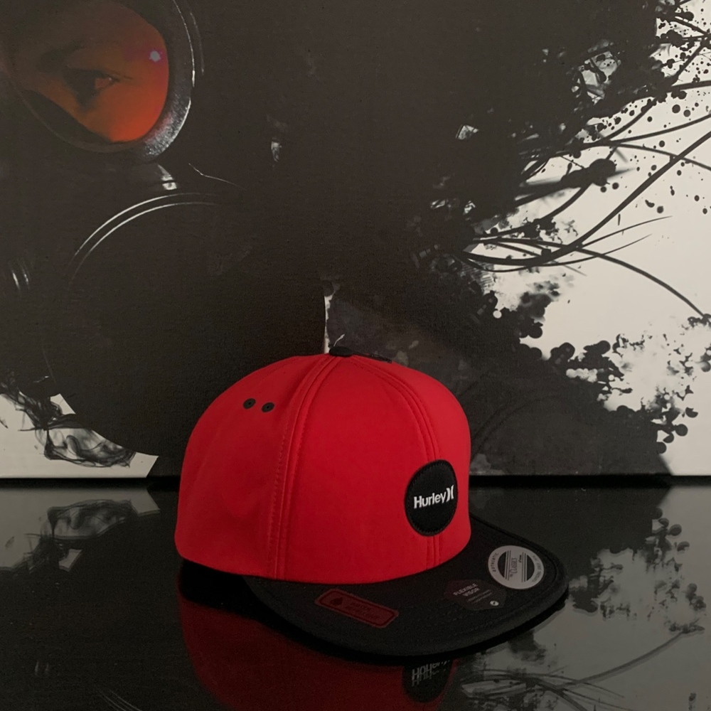 HURLEY PACFIC STRAP BACK HAT - Picture 2 of 5